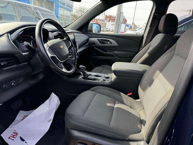 used 2022 Chevrolet Traverse car, priced at $26,492