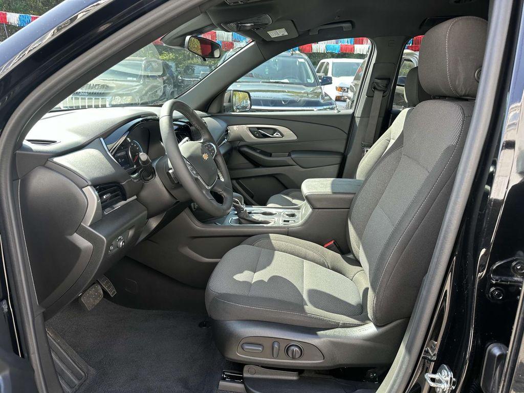 used 2023 Chevrolet Traverse car, priced at $28,991