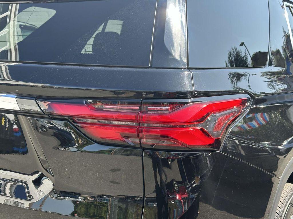 used 2023 Chevrolet Traverse car, priced at $28,991