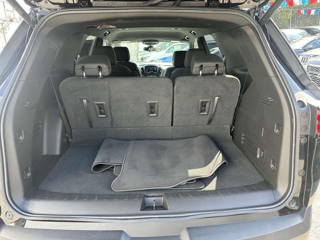 used 2023 Chevrolet Traverse car, priced at $28,991