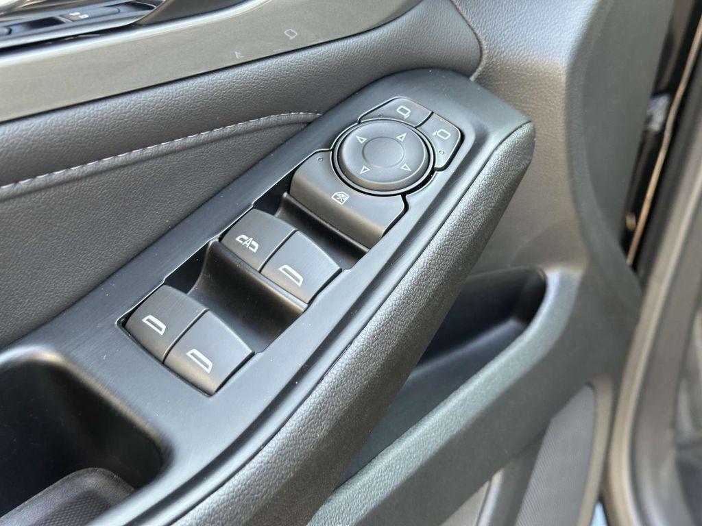 used 2023 Chevrolet Traverse car, priced at $28,991