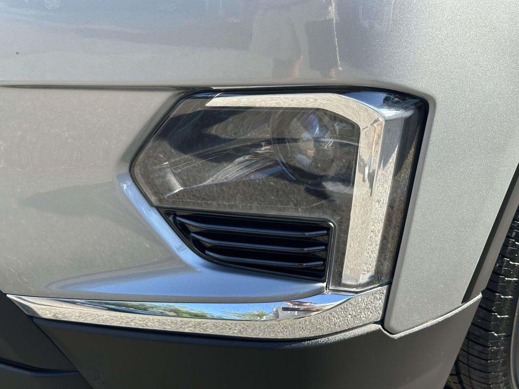 used 2023 Chevrolet Traverse car, priced at $30,888