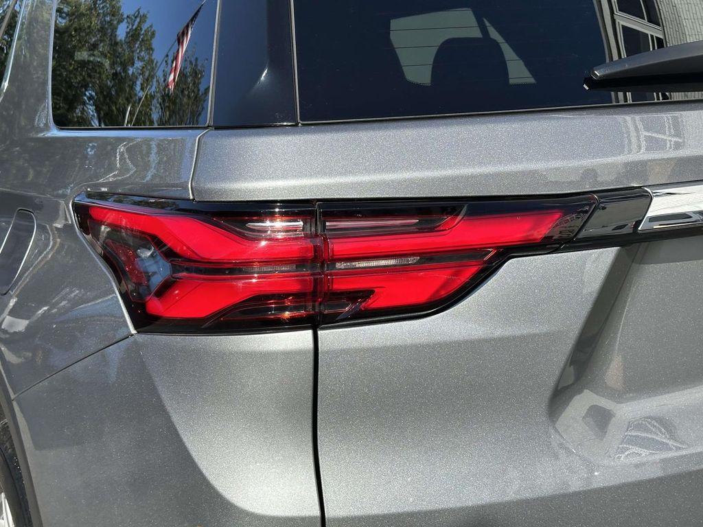 used 2023 Chevrolet Traverse car, priced at $30,888