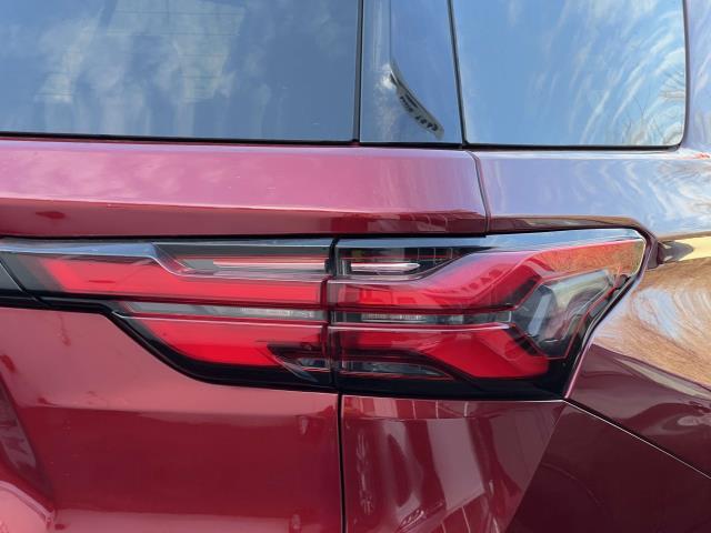 used 2022 Chevrolet Traverse car, priced at $34,399