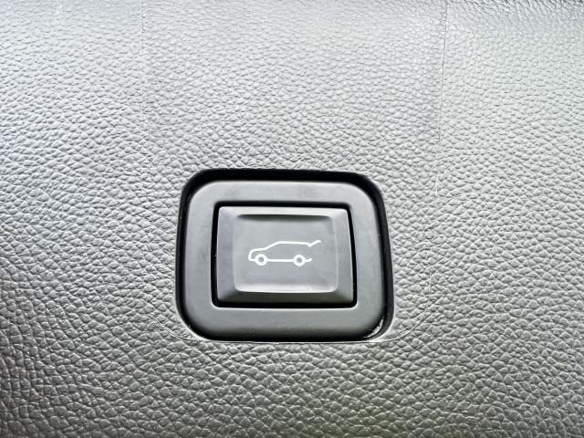 used 2022 Chevrolet Traverse car, priced at $34,399
