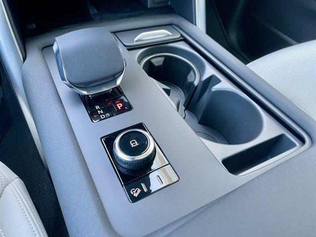 new 2025 Land Rover Discovery car, priced at $69,328
