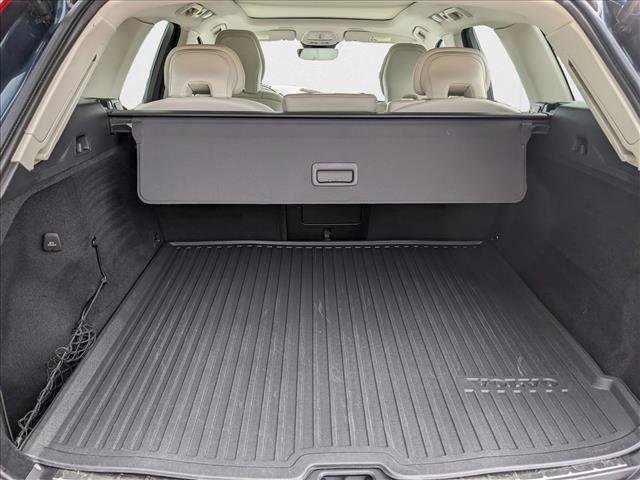 used 2022 Volvo XC60 car, priced at $33,995