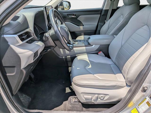 used 2020 Toyota Highlander Hybrid car, priced at $35,499