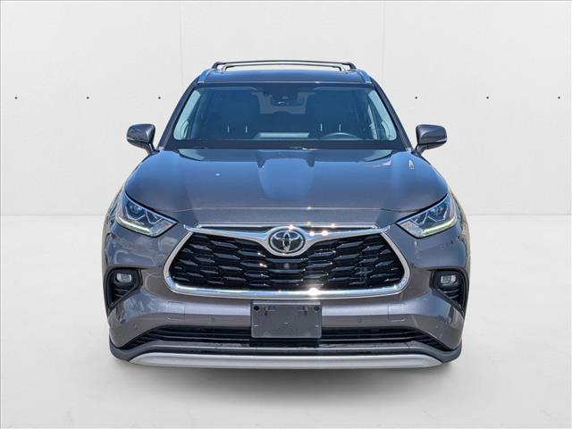 used 2022 Toyota Highlander car, priced at $37,929
