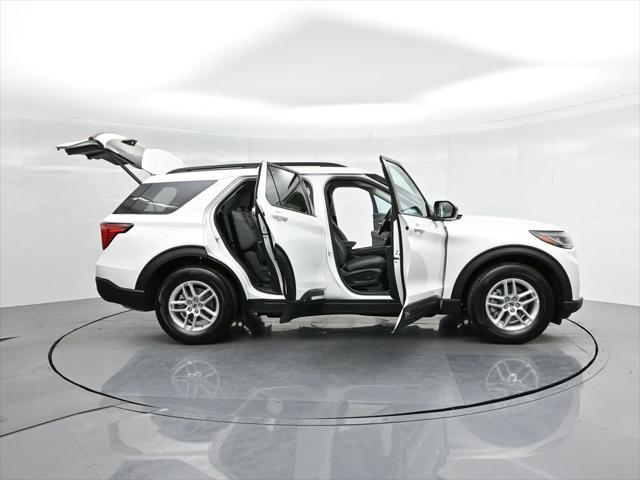 new 2025 Ford Explorer car, priced at $41,618