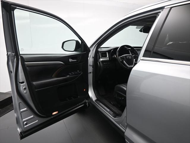used 2017 Toyota Highlander car, priced at $27,500