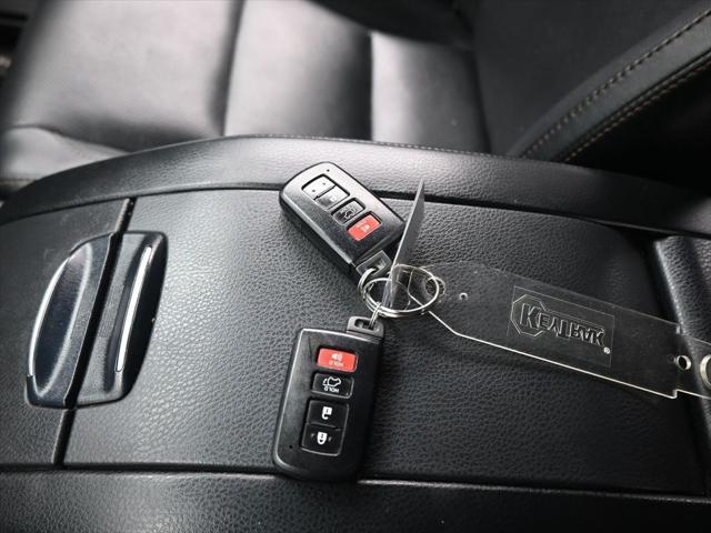 used 2017 Toyota Highlander car, priced at $27,500