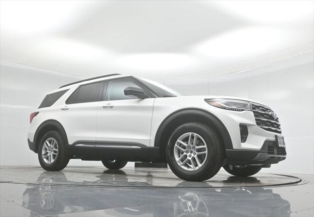 new 2025 Ford Explorer car, priced at $45,415
