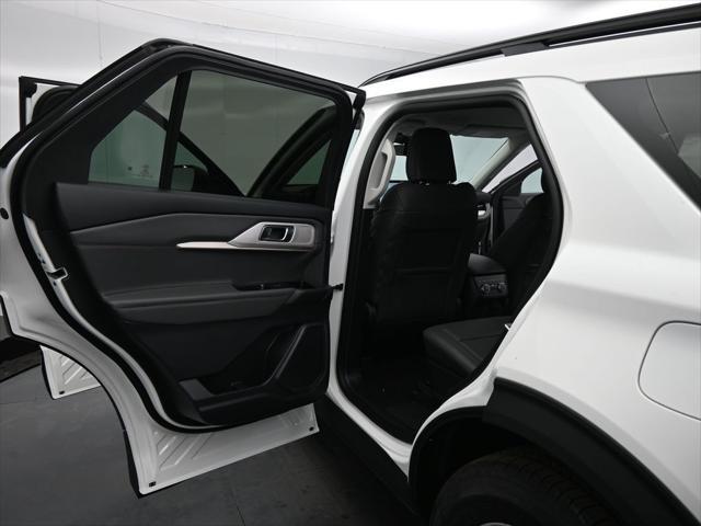 new 2025 Ford Explorer car, priced at $45,415