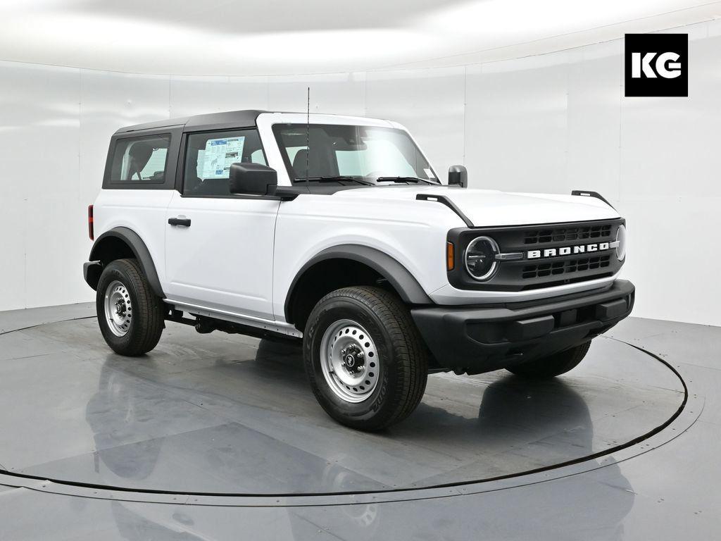 new 2025 Ford Bronco car, priced at $42,285