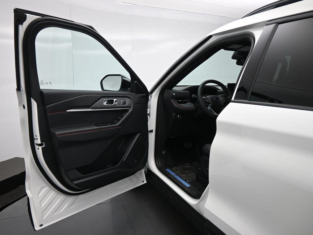 new 2025 Ford Explorer car, priced at $49,330