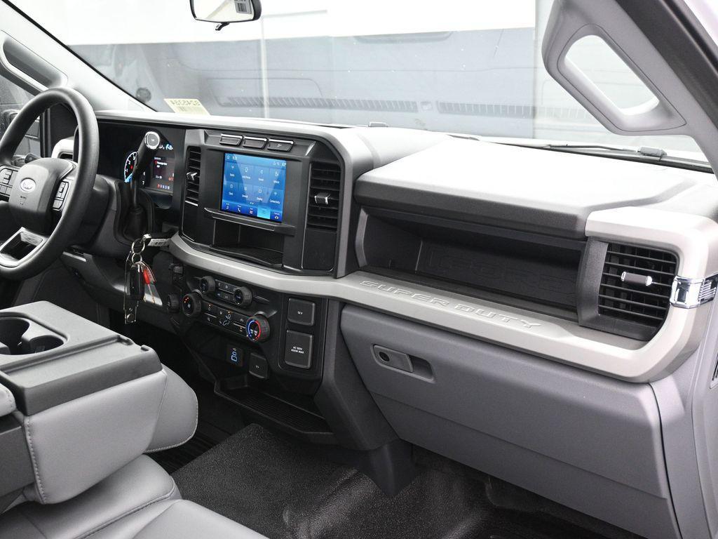 new 2024 Ford F-350 car, priced at $39,279