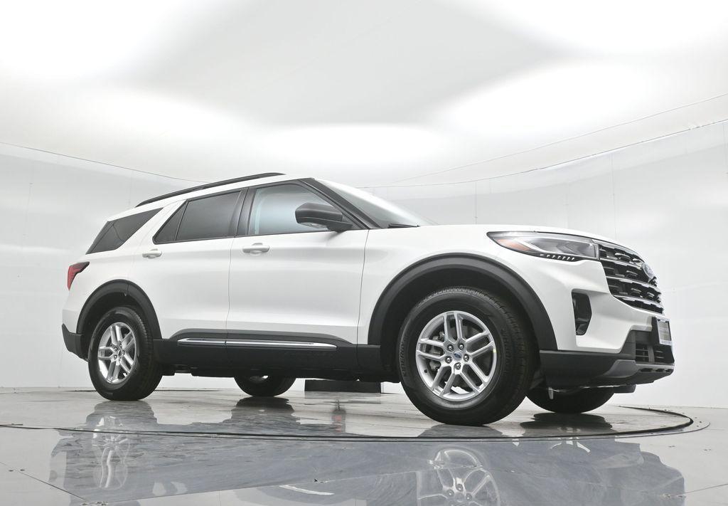 new 2025 Ford Explorer car, priced at $41,440