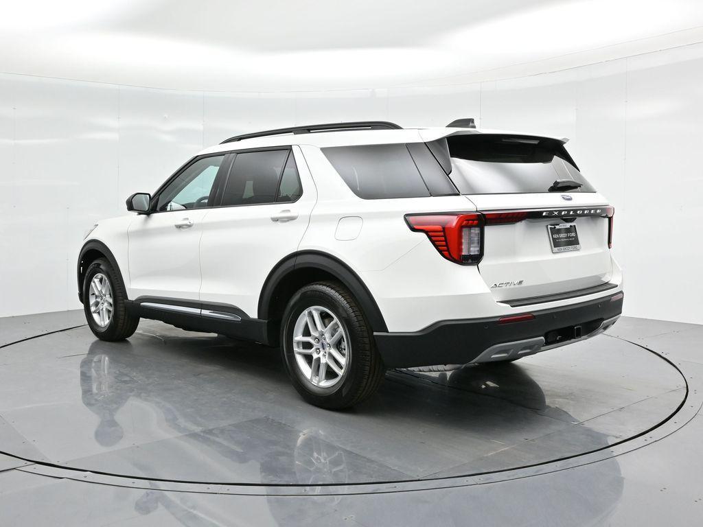 new 2025 Ford Explorer car, priced at $41,440