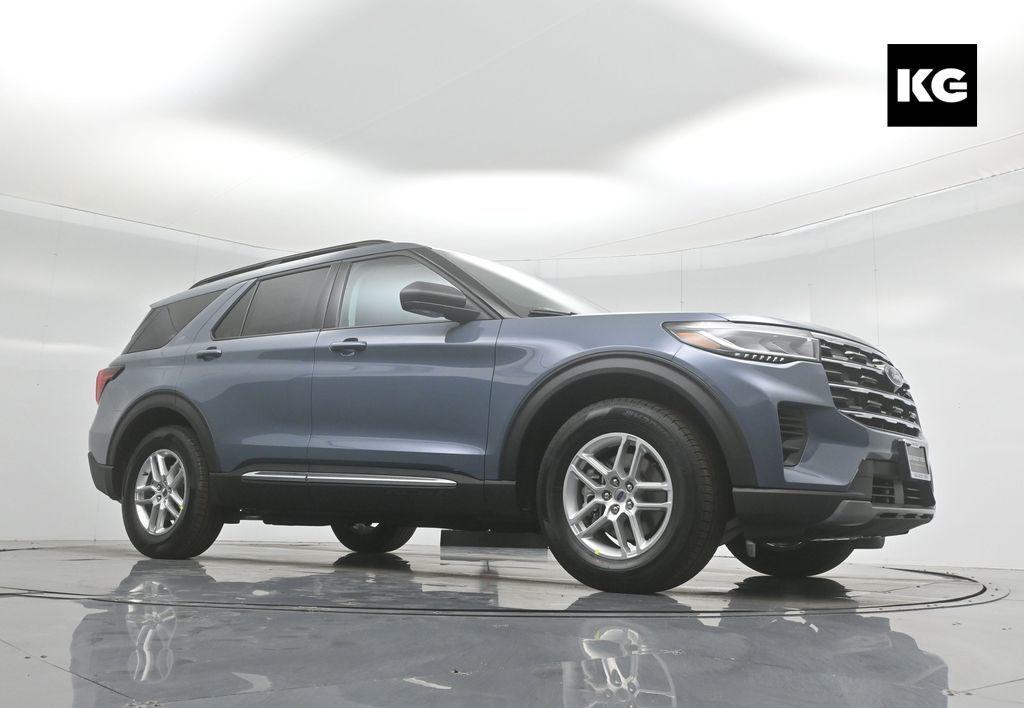 new 2025 Ford Explorer car, priced at $41,140