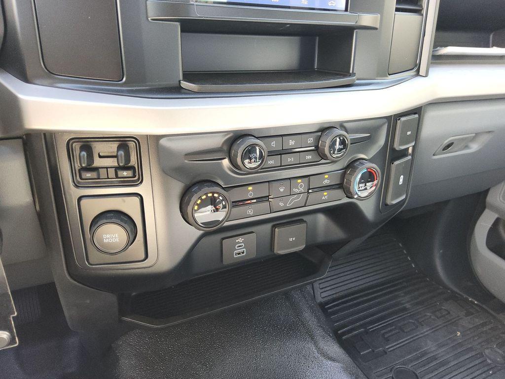 new 2024 Ford F-450 car, priced at $59,580