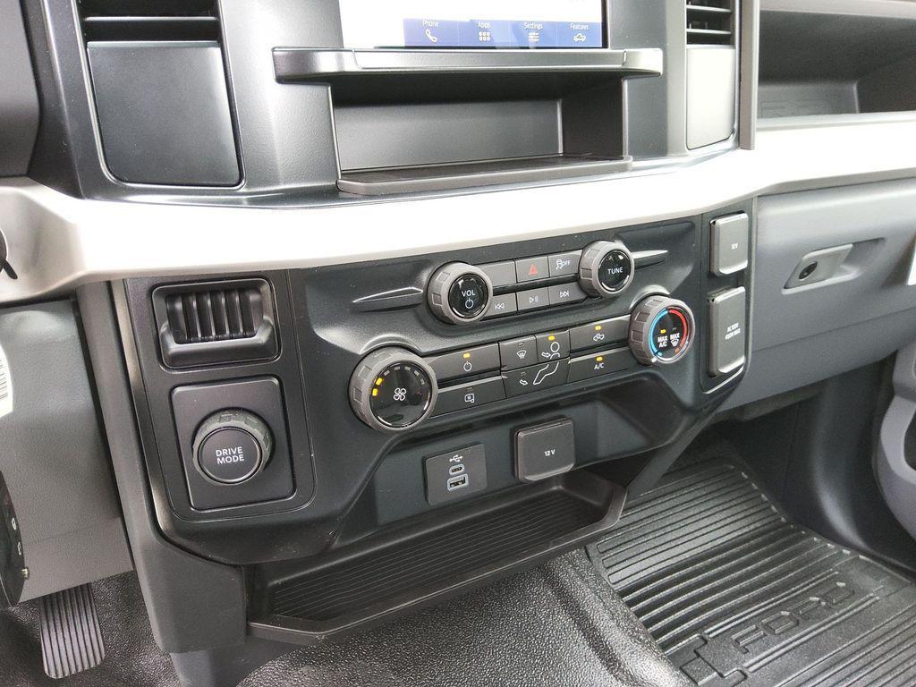 new 2025 Ford F-250 car, priced at $56,245
