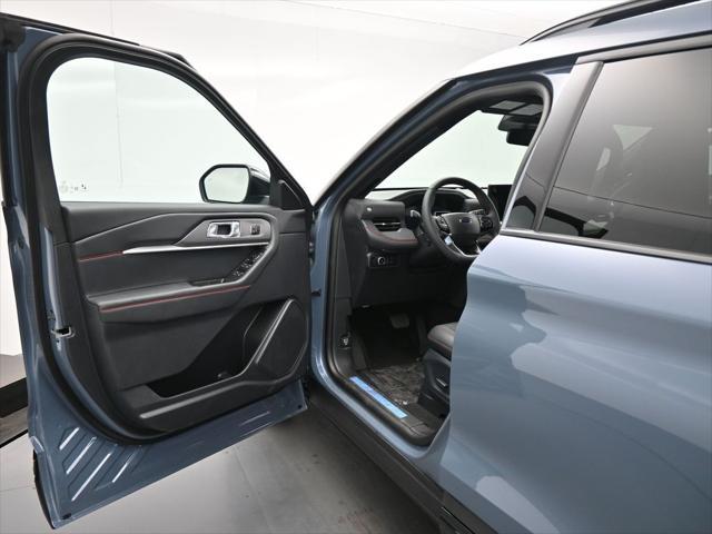 new 2025 Ford Explorer car, priced at $47,214