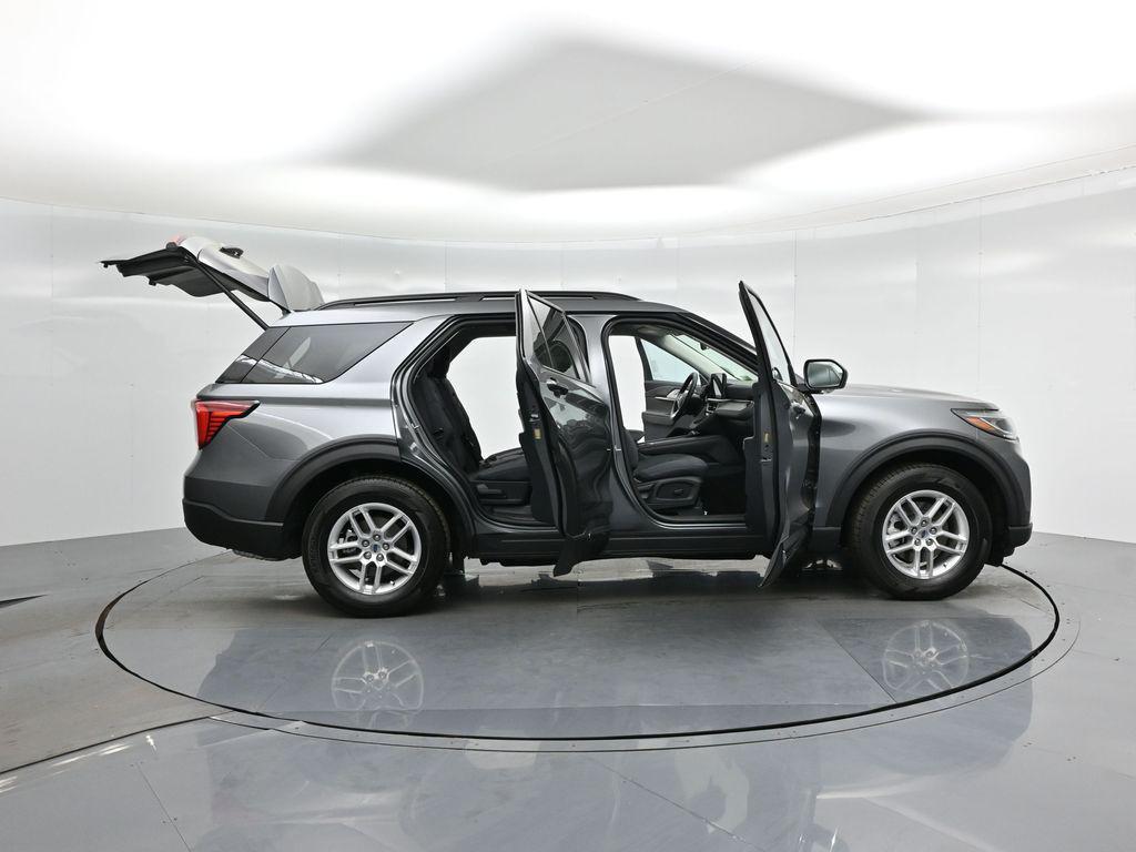 new 2025 Ford Explorer car, priced at $40,645