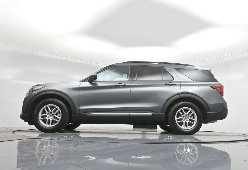 new 2025 Ford Explorer car, priced at $40,645