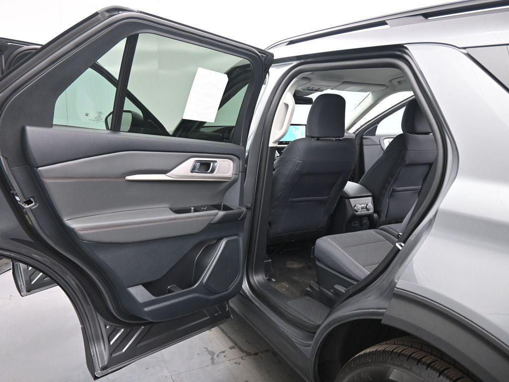 new 2025 Ford Explorer car, priced at $40,645