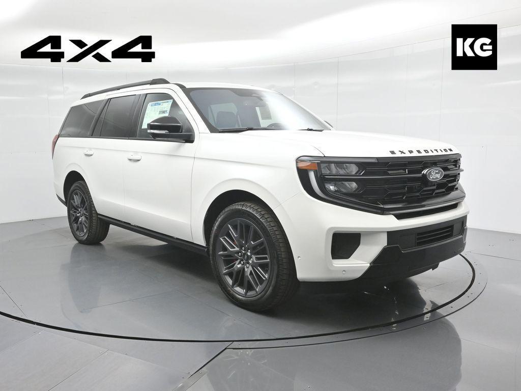 new 2025 Ford Expedition car, priced at $85,540
