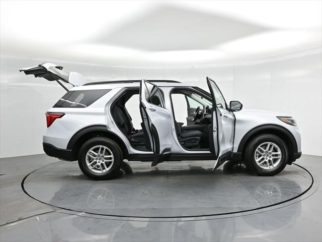 new 2025 Ford Explorer car, priced at $40,437