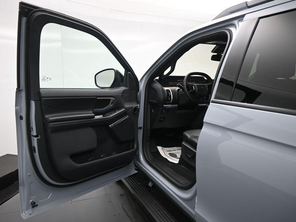 new 2025 Ford Expedition car, priced at $82,365