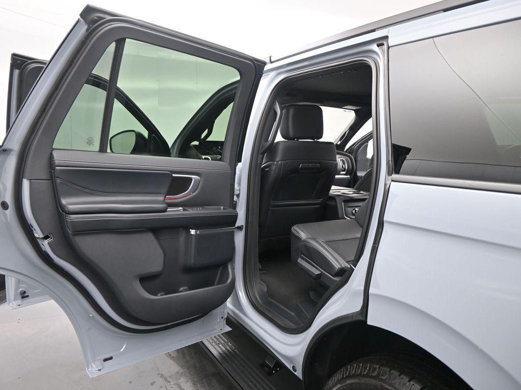 new 2025 Ford Expedition car, priced at $82,365
