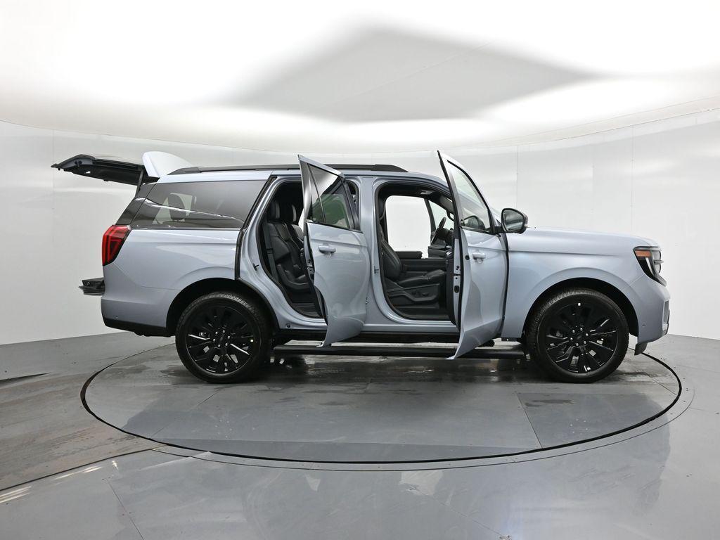 new 2025 Ford Expedition car, priced at $82,365
