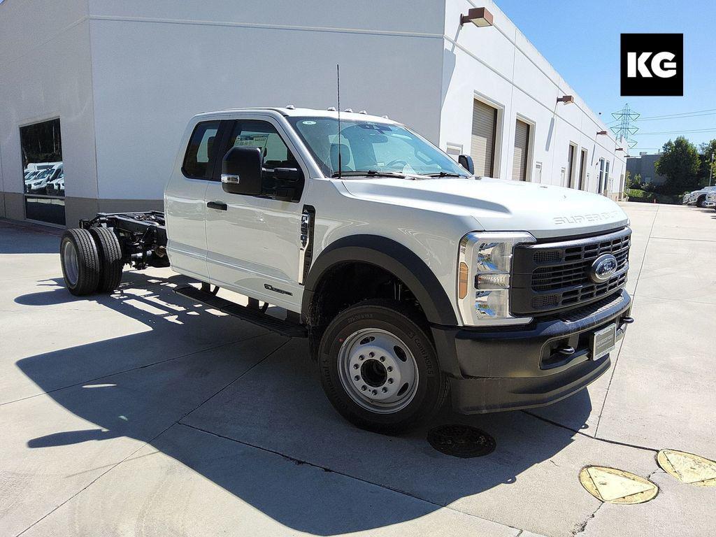 new 2025 Ford F-450 car, priced at $71,435