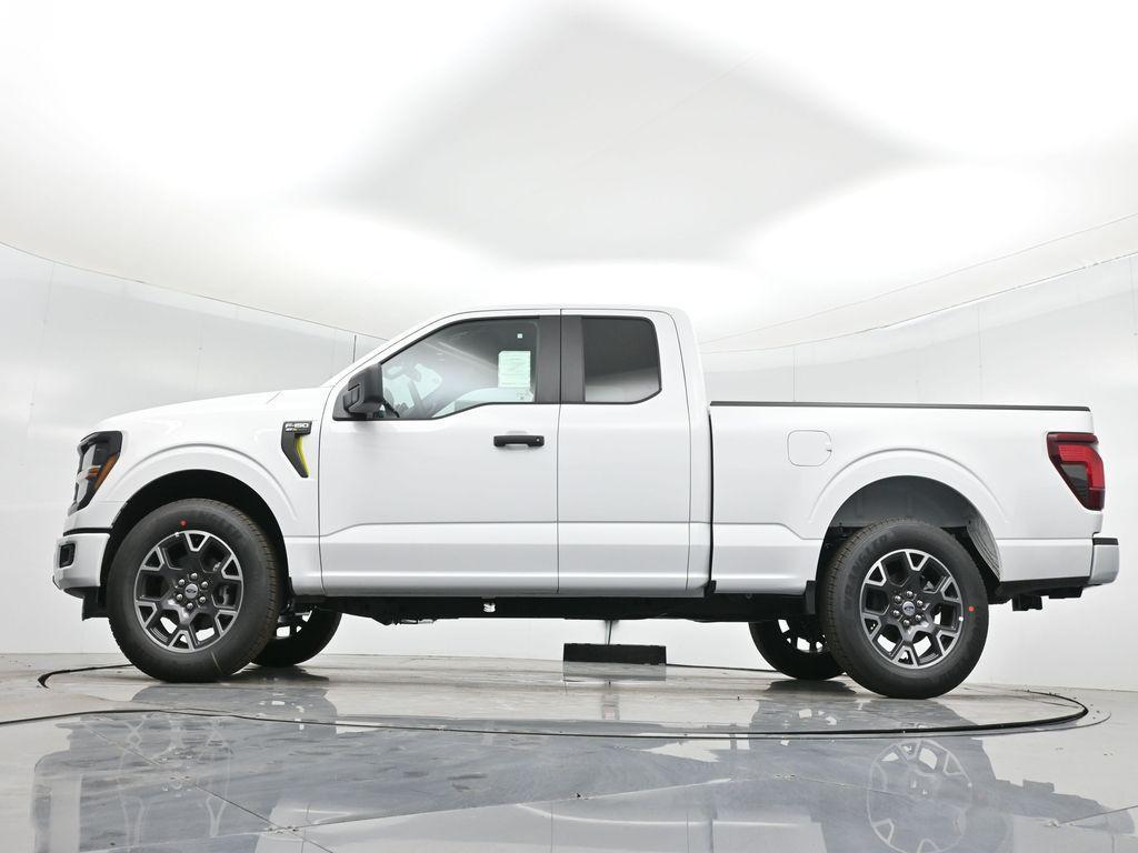 new 2025 Ford F-150 car, priced at $40,195