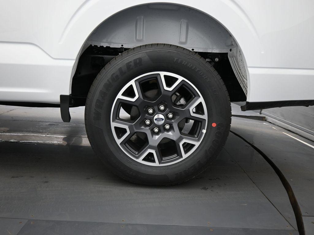 new 2025 Ford F-150 car, priced at $40,195