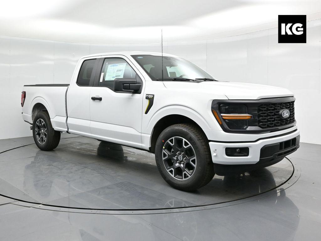 new 2025 Ford F-150 car, priced at $40,195