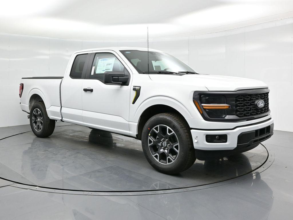 new 2025 Ford F-150 car, priced at $40,195