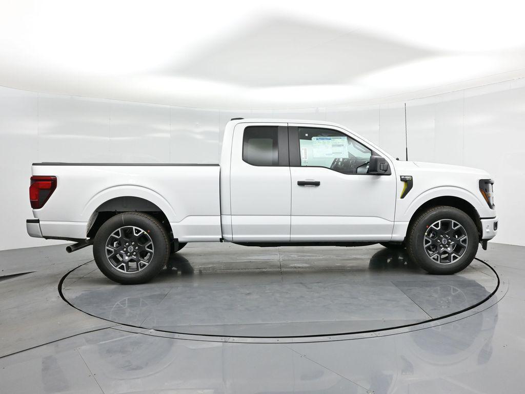 new 2025 Ford F-150 car, priced at $40,195