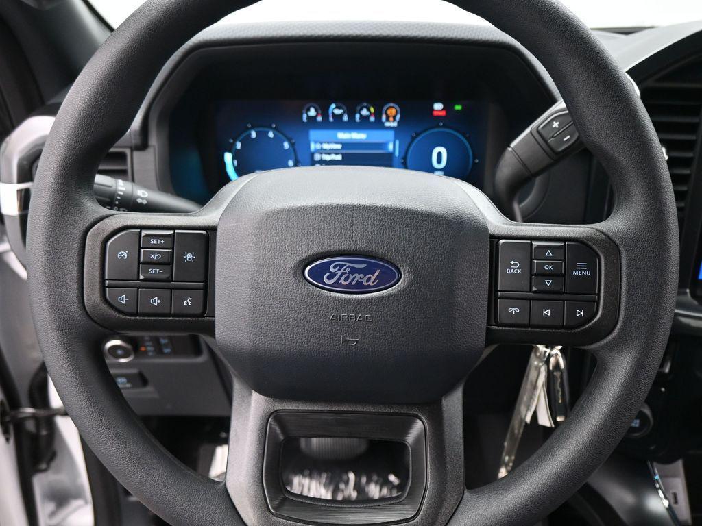 new 2025 Ford F-150 car, priced at $40,195