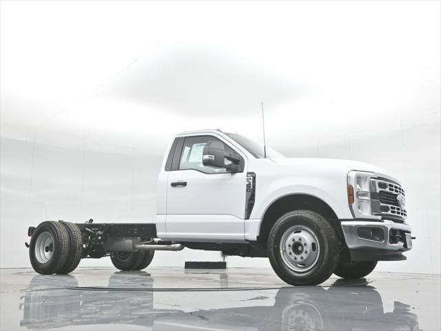 new 2025 Ford F-350 car, priced at $53,925