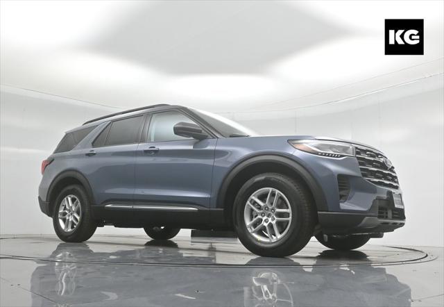 new 2025 Ford Explorer car, priced at $40,775
