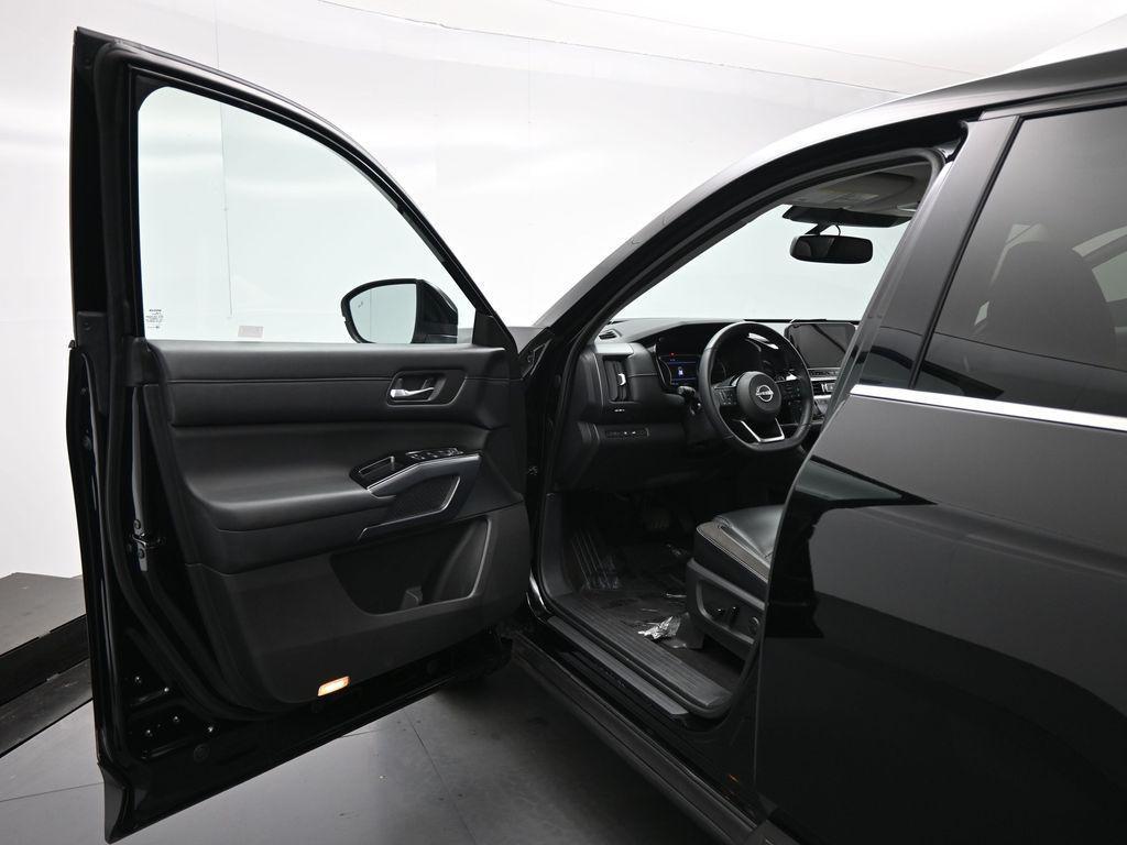 used 2022 Nissan Pathfinder car, priced at $31,000