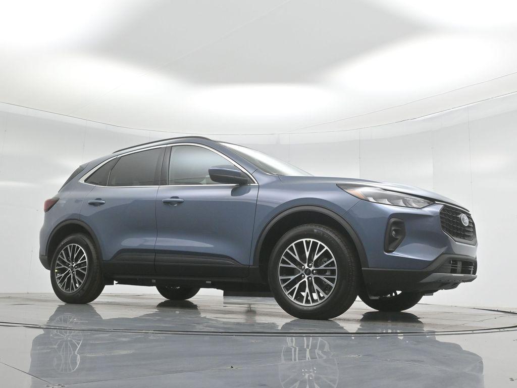 new 2025 Ford Escape PHEV car, priced at $33,530