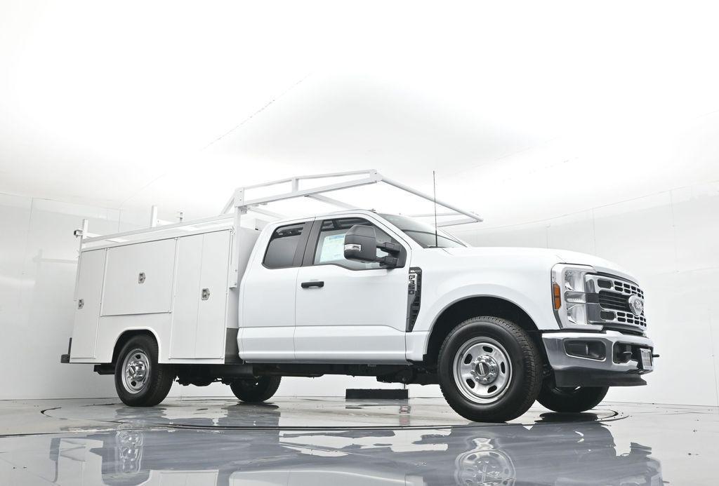 new 2025 Ford F-350 car, priced at $76,120