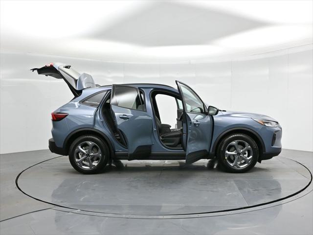 new 2025 Ford Escape car, priced at $33,190