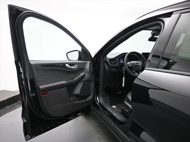 new 2025 Ford Escape car, priced at $33,195
