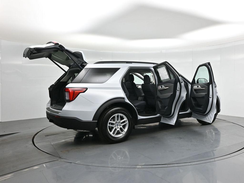new 2025 Ford Explorer car, priced at $40,395
